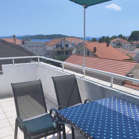 Apartments Suri Vodice Kültér fotó