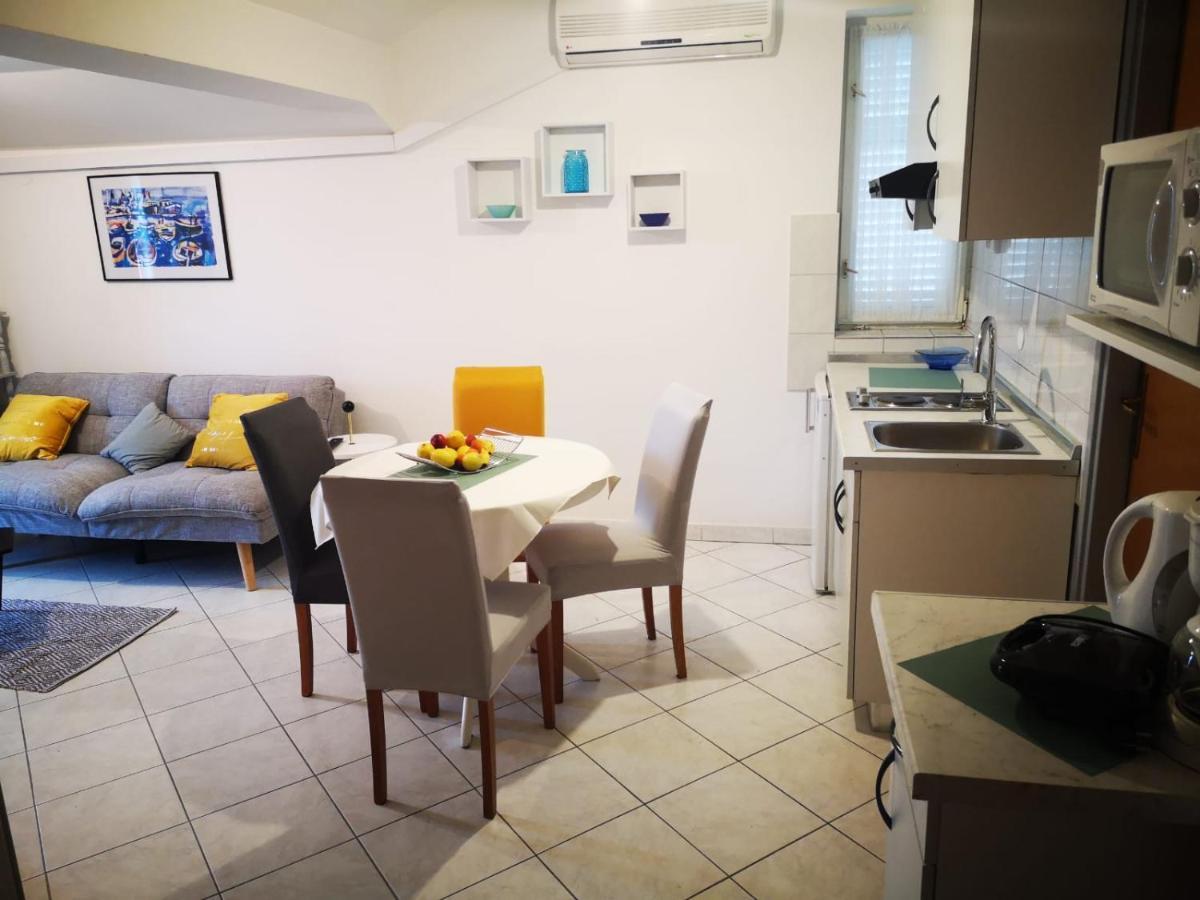 Apartments Suri Vodice Kültér fotó