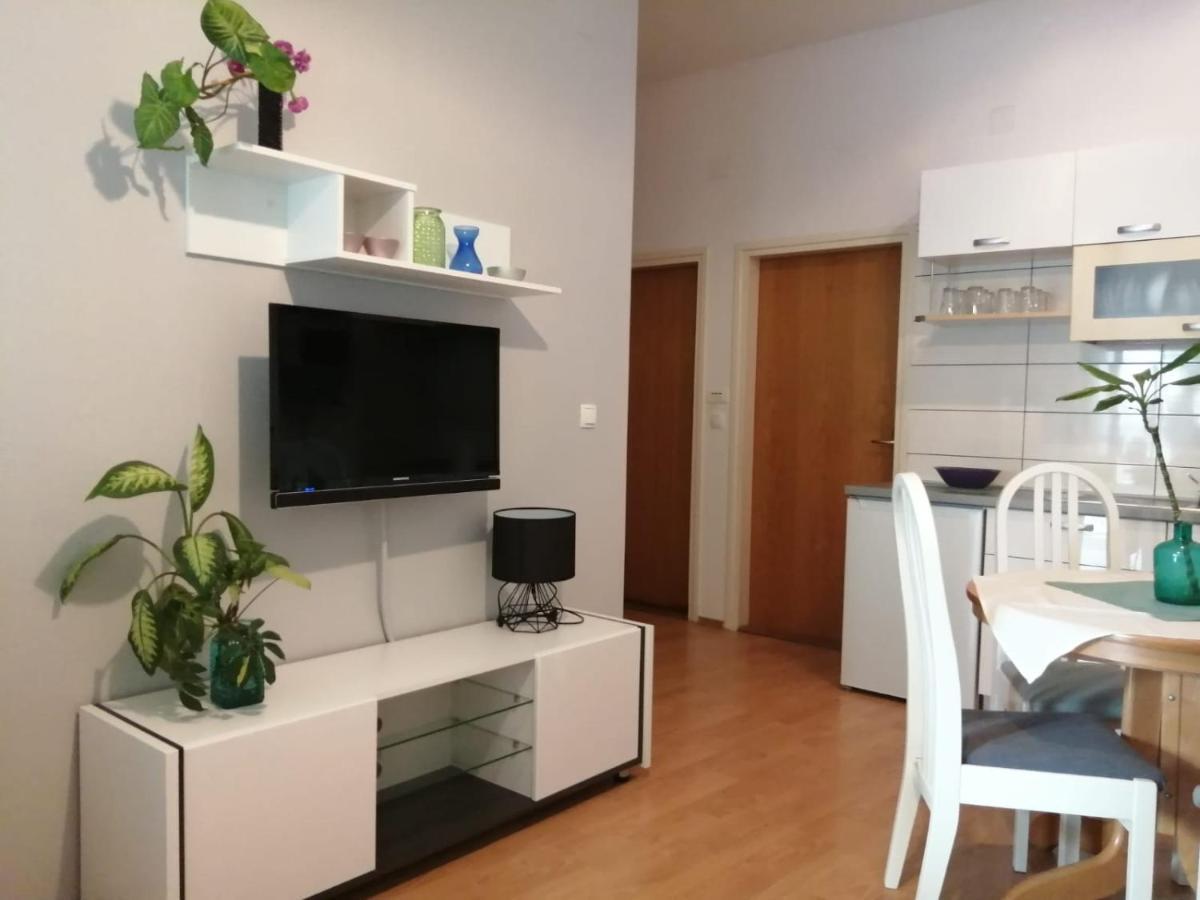 Apartments Suri Vodice Kültér fotó