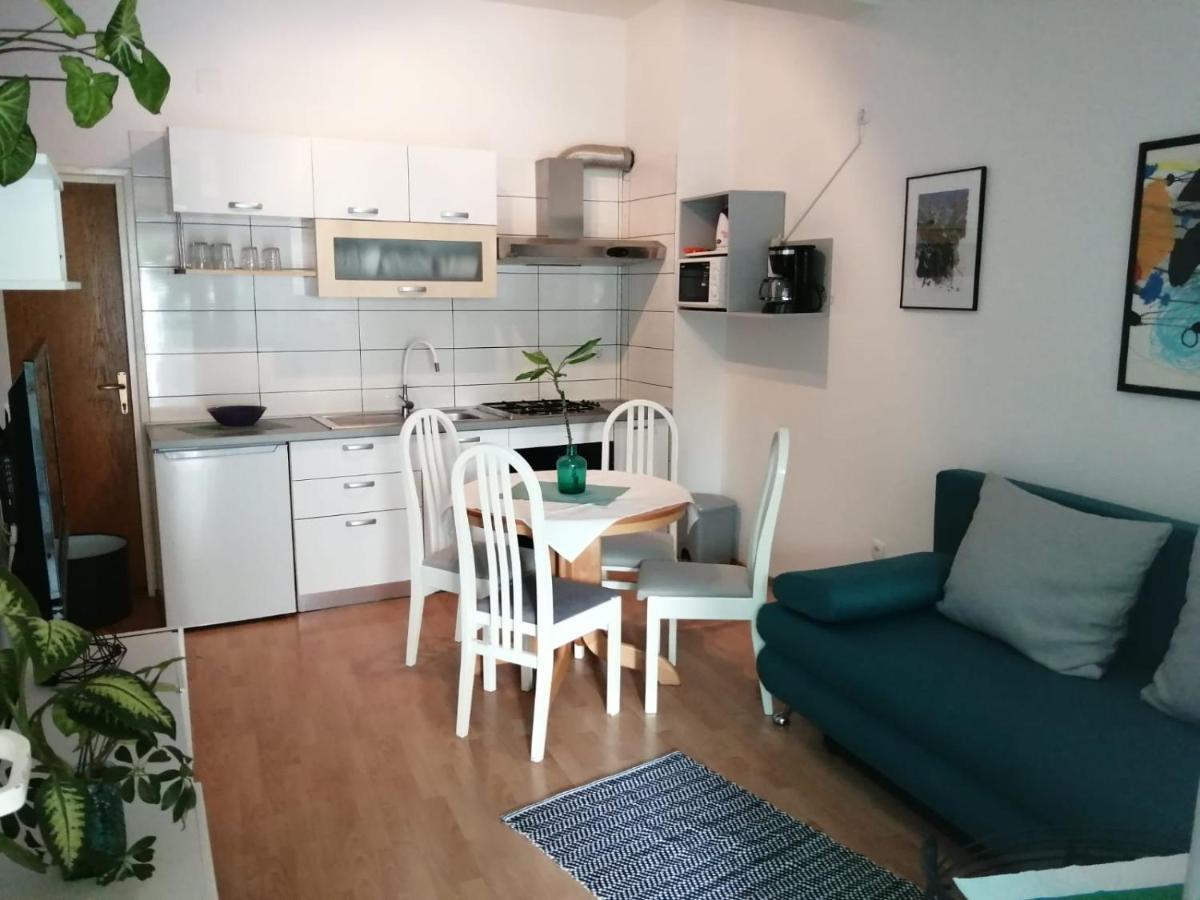 Apartments Suri Vodice Kültér fotó